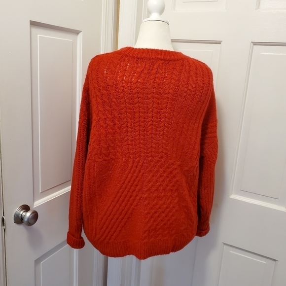 Old Navy Red Chunky Knit Sweater Size Large, colorful, casual - Picture 4 of 8